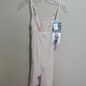 Miraclesuit Nude Shapewear Bodysuit Size XL